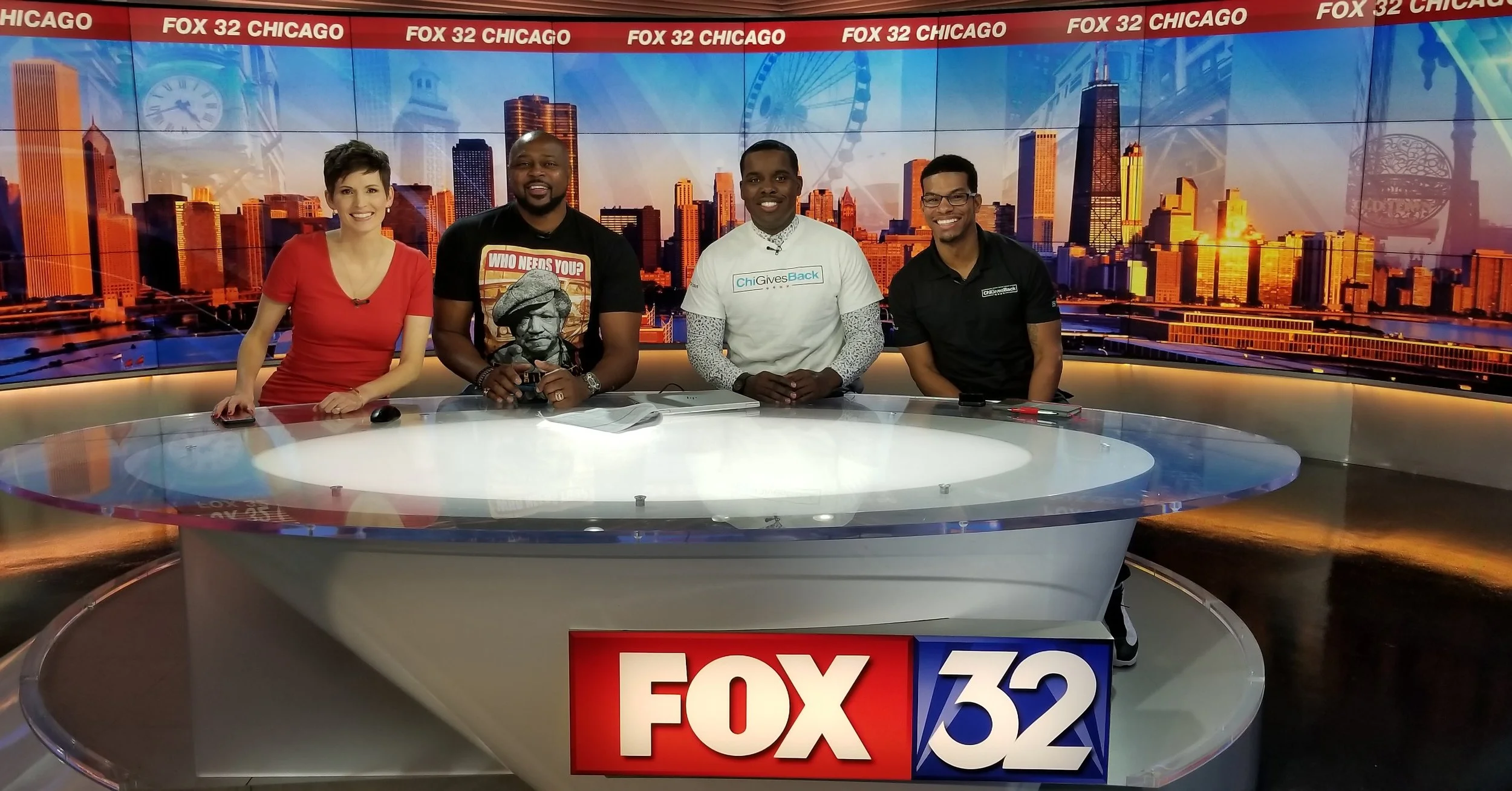 Sally Schulze of Fox32, Horace Grant, Kouri Marshall, Co-Founder of ChiGivesBack & John Boddie, Co-Founder of ChiGivesBack.