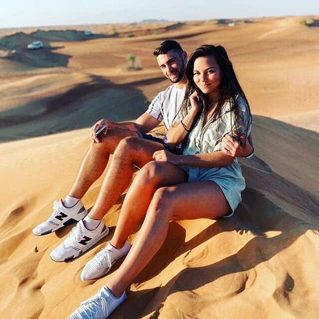 Rien de mieux qu'une vir&eacute;e dans le d&eacute;sert pendant vos vacances &aacute; Dubai 
En safari, en quad, en buggy en raptor ou &aacute; dos de chameau, nous avons tout pour vous combler. 
Merci &aacute; la belle @agjosephine osephine  et son 