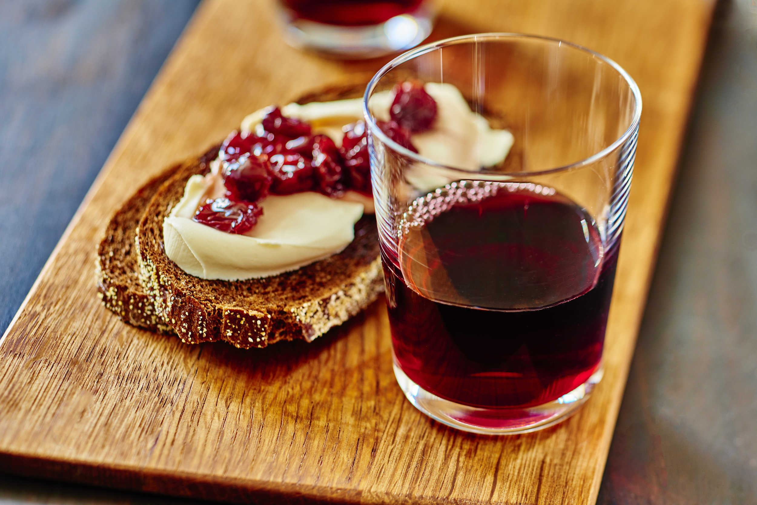 Spanish Cheese Bruschetta and Red Wine