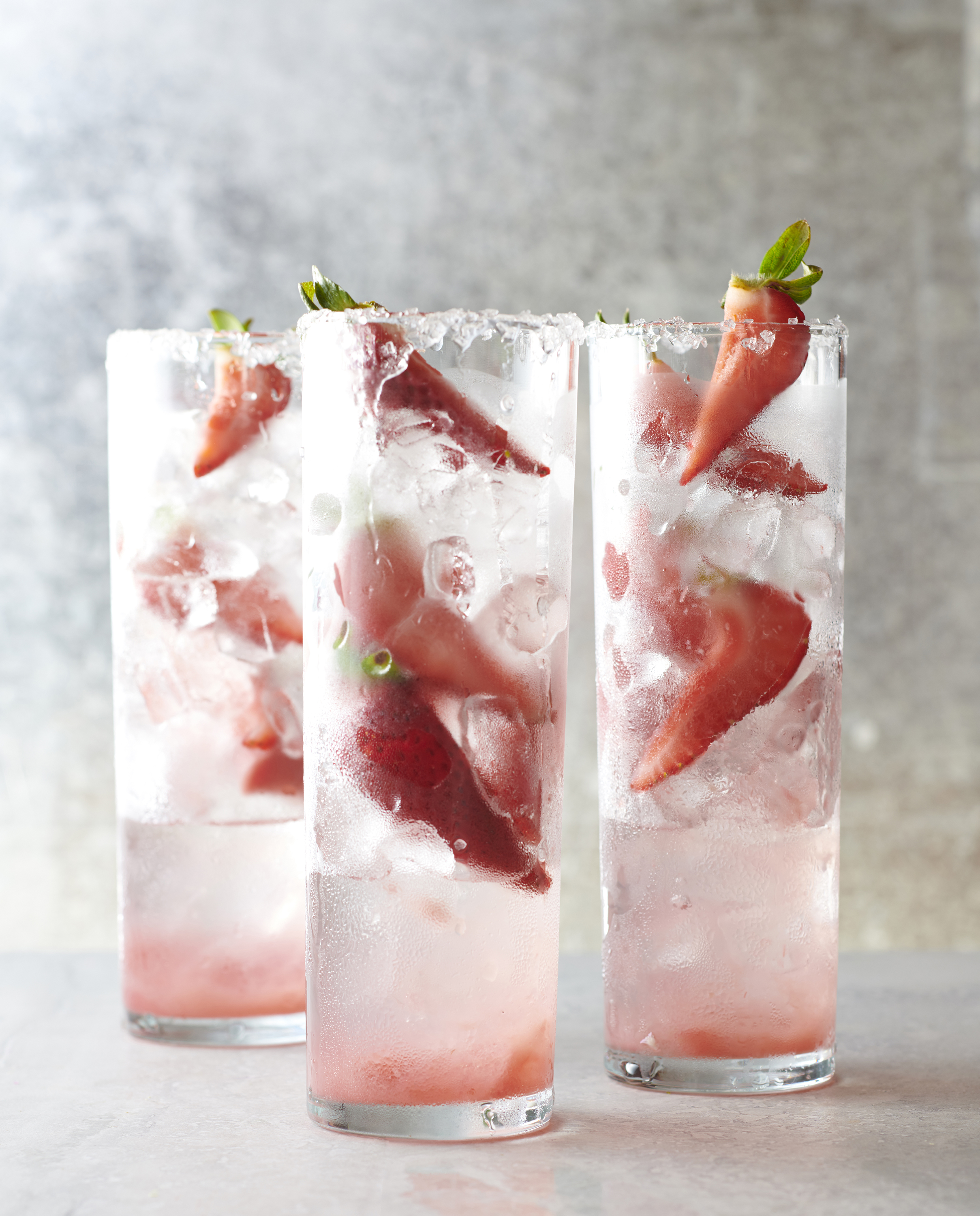 TEST_Pink-Cocktail-Strawberry-Rhubarb-Bellini_0329_original.jpg