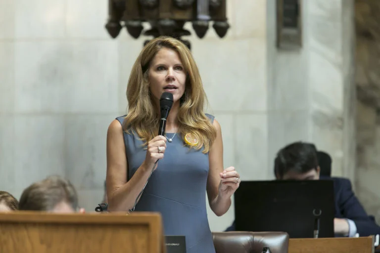 Speaking-on-Floor-768x512.jpg