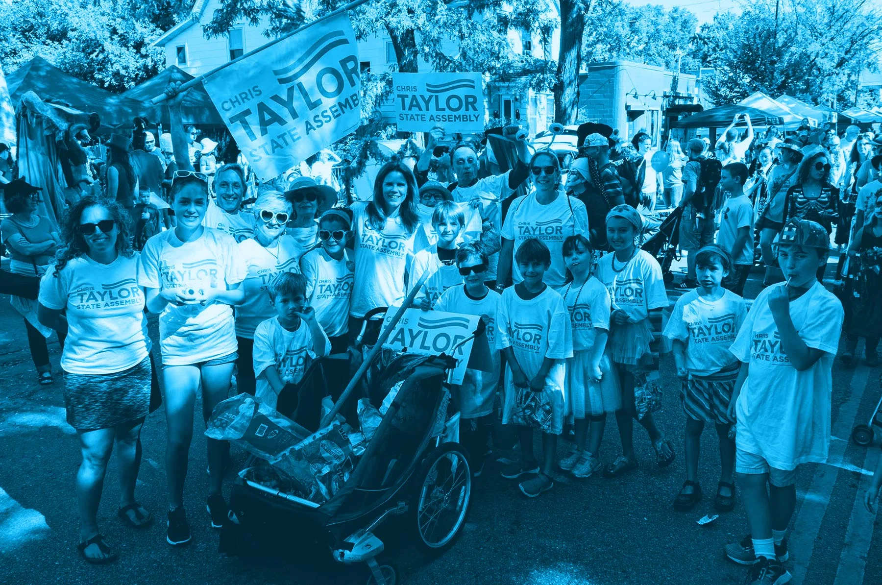30052444_1862676120429921_1840889833719623811_o_blue.jpg