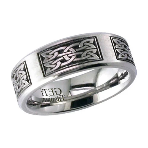 Celtic Knot Wedding Ring in Titanium
