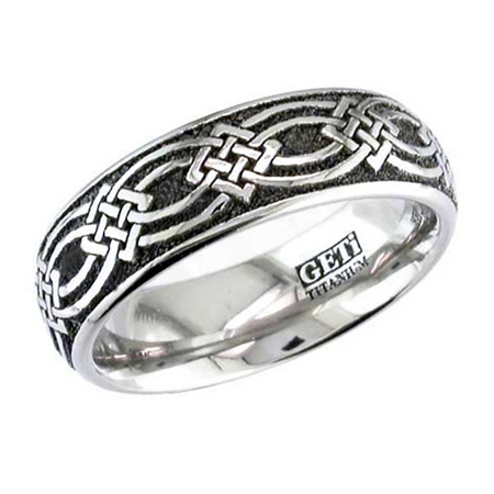 Celtic Knot Wedding Ring in Titanium