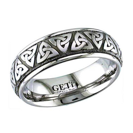 Trinity Knot Wedding Ring in Titanium