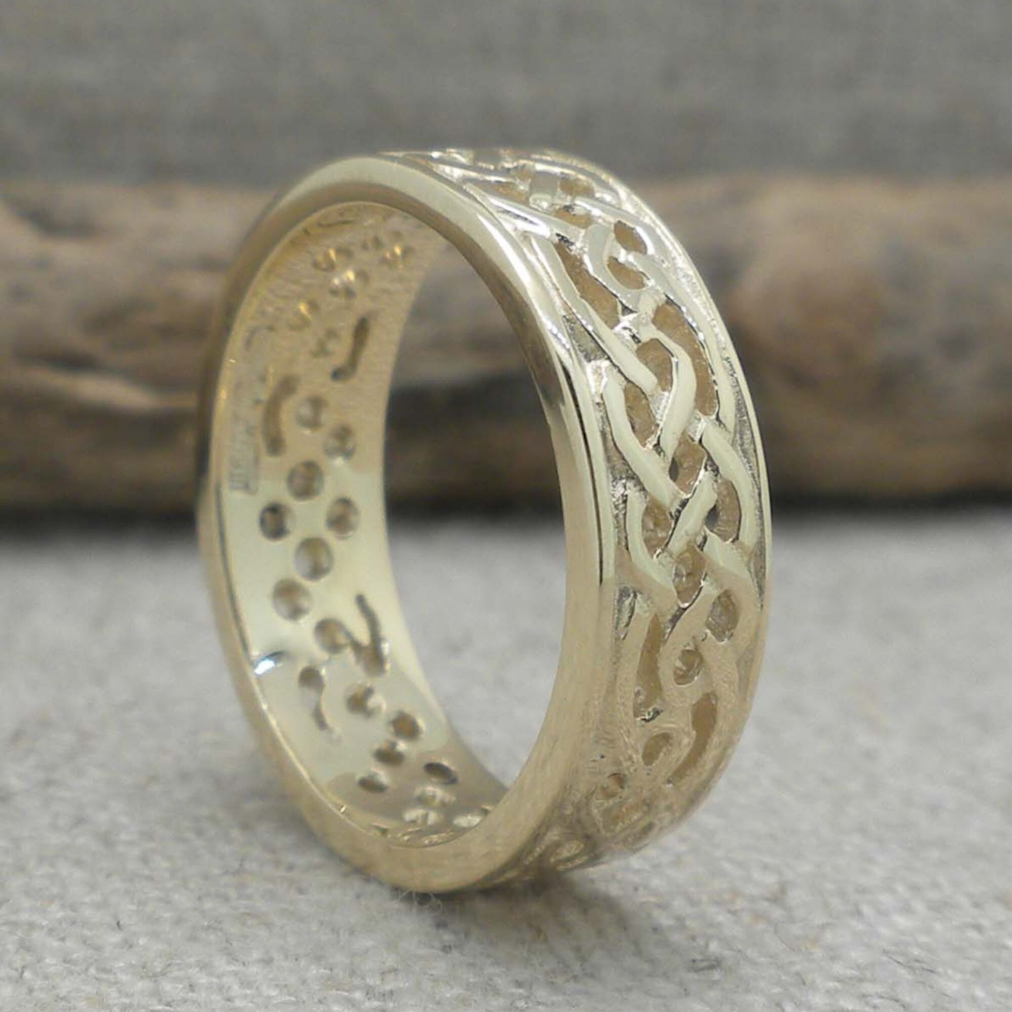 Celtic Wedding Ring by Boru