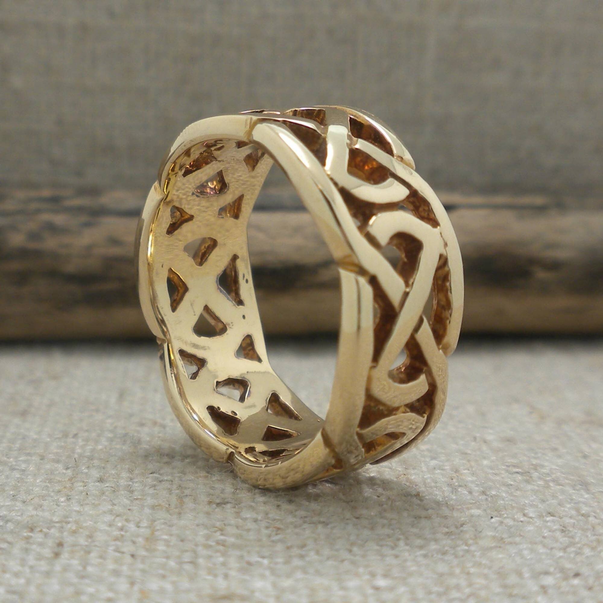 01-R167-Celtic-Wedding-Ring.jpg