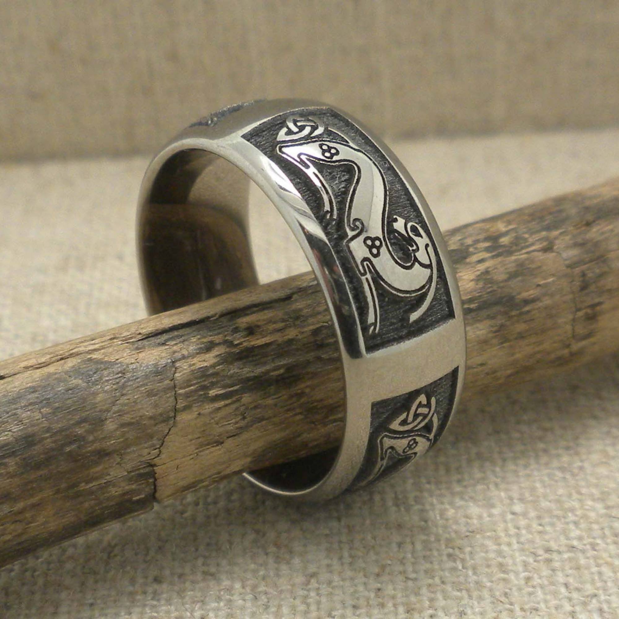 Celtic Hound Wedding ring