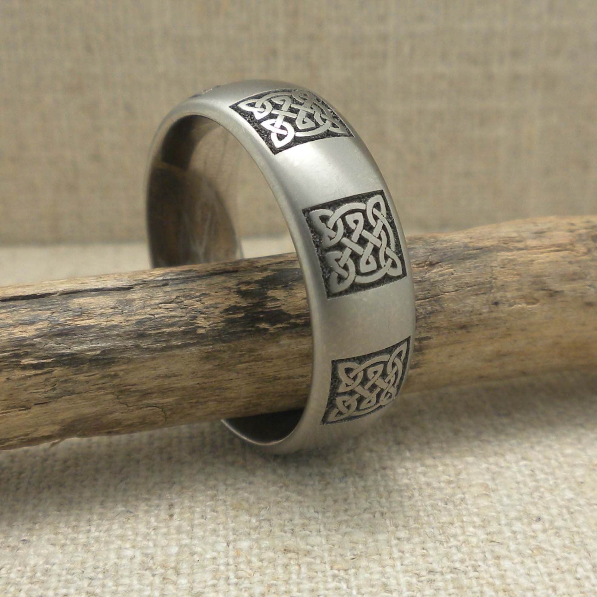 Celtic Knot GETi Wedding Ring in Titanium