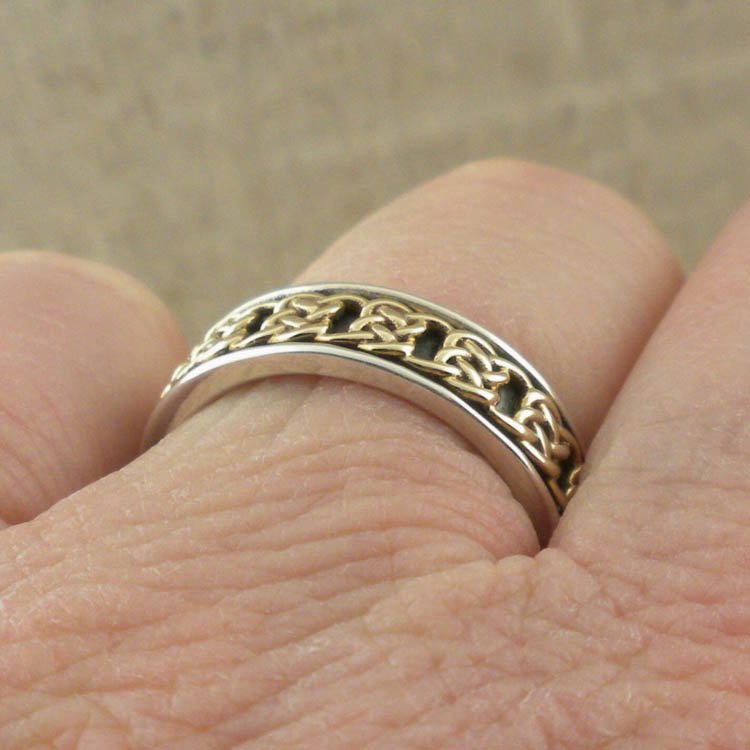 Keith Jack Gate Knot Wedding Band