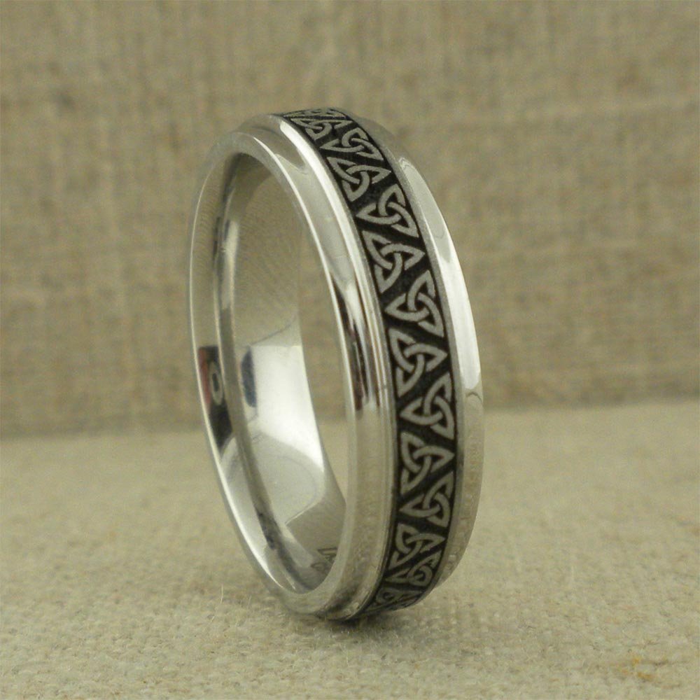 Custom trnity Knot Wedding Ring