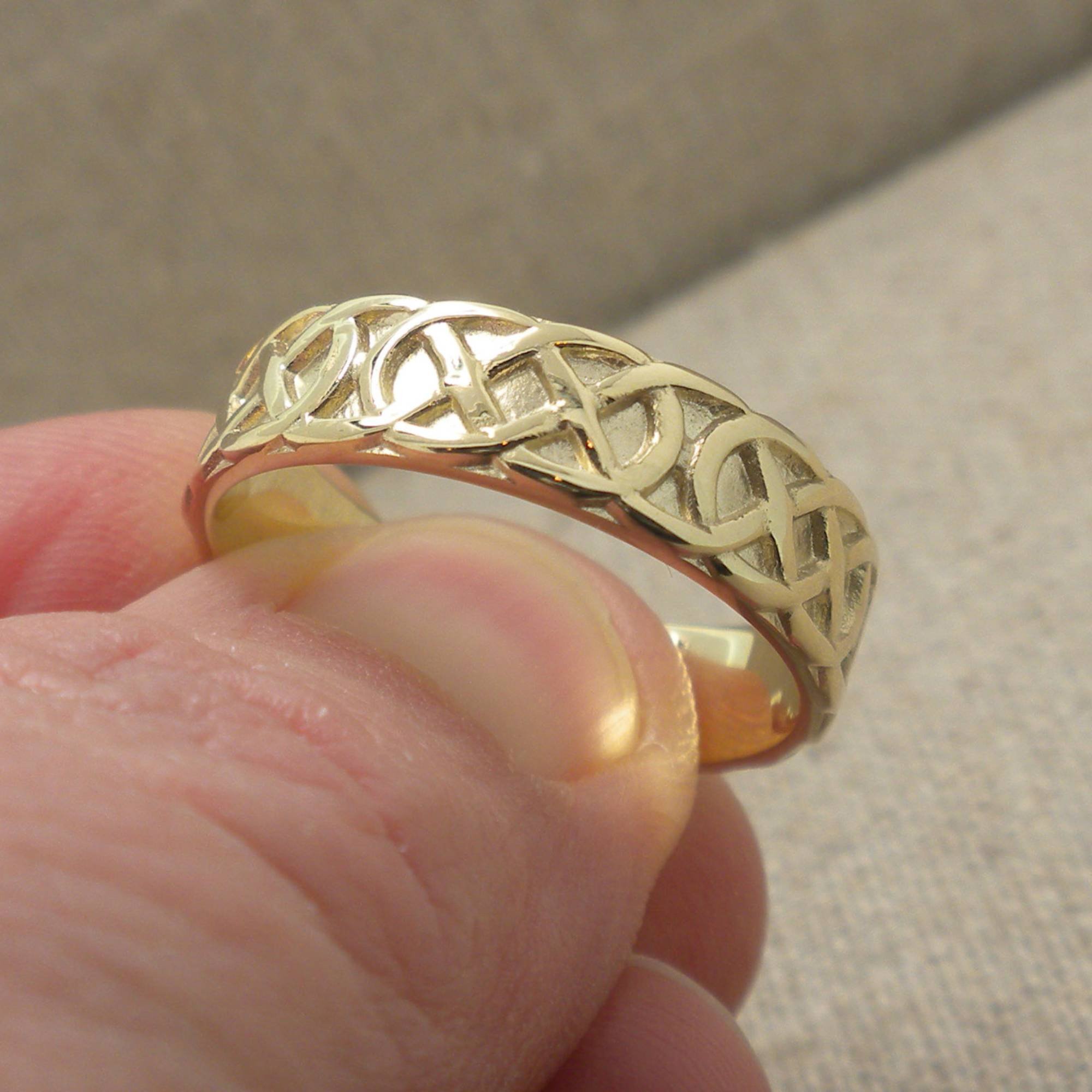 03-22-FDR128-celtic-wedding-ring.jpg