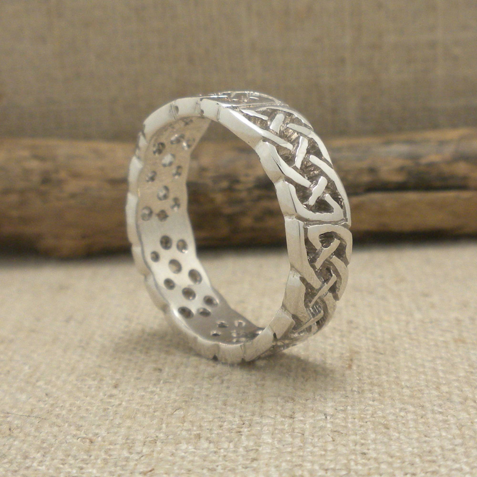 01-R185-Celtic-Wedding-Ring.jpg