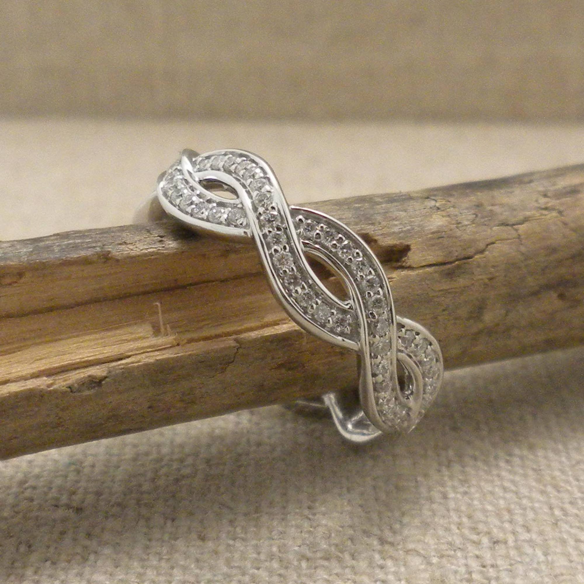 01-R5010-White-Diamond-Celtic-Wedding-Ring.jpg