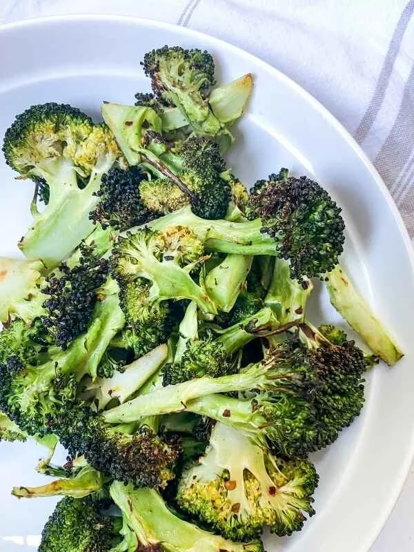 Crispy Sesame Air Fryer Broccoli — Macros with Lil