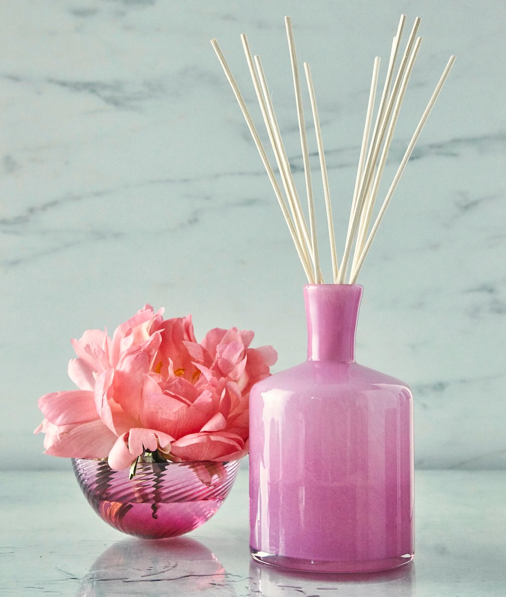 LAFCO Candles - Create your own fresh and delightful routine with one of our many Feu de Bois fragranced products.