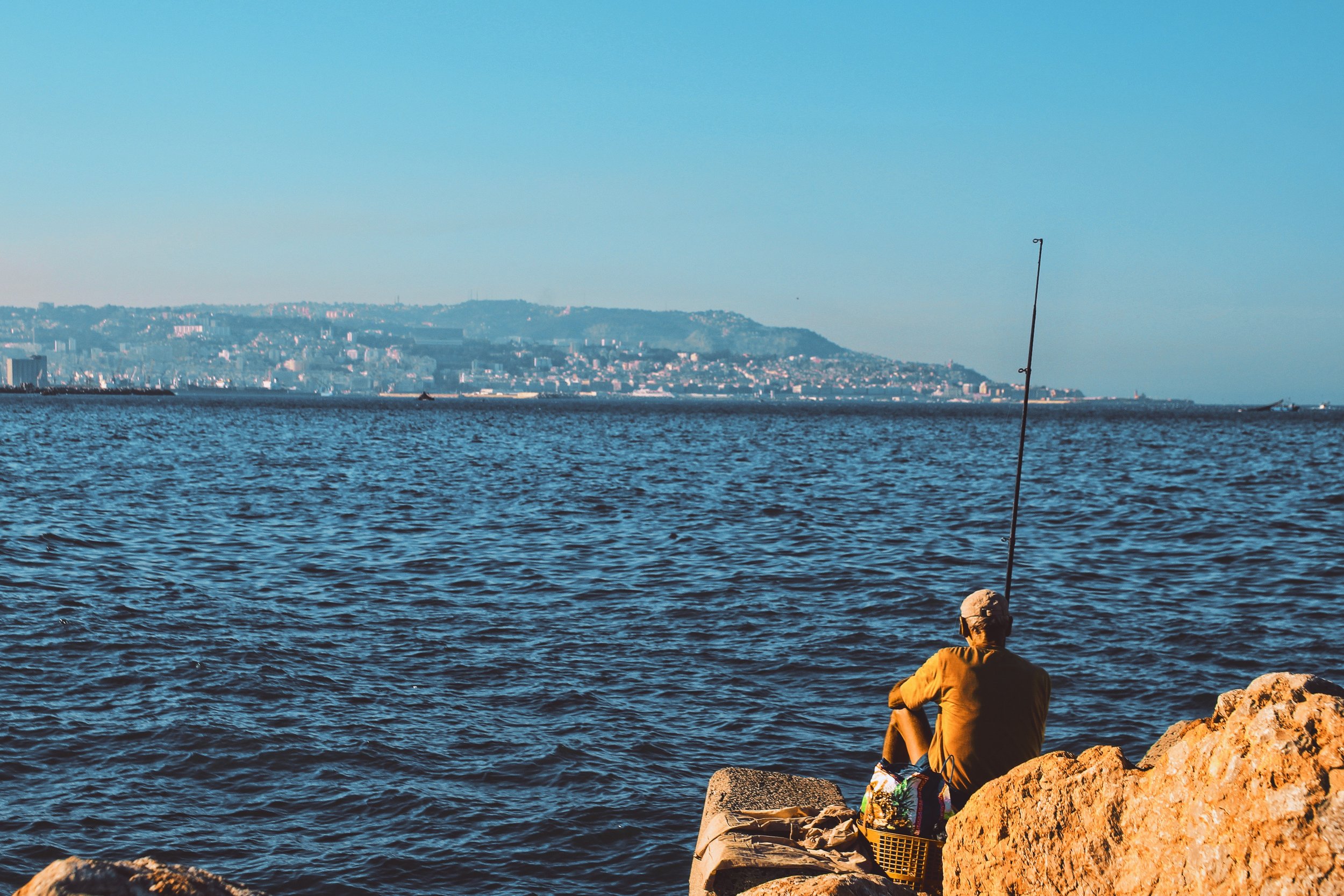daylight-fisherman-fishing-695928.jpg