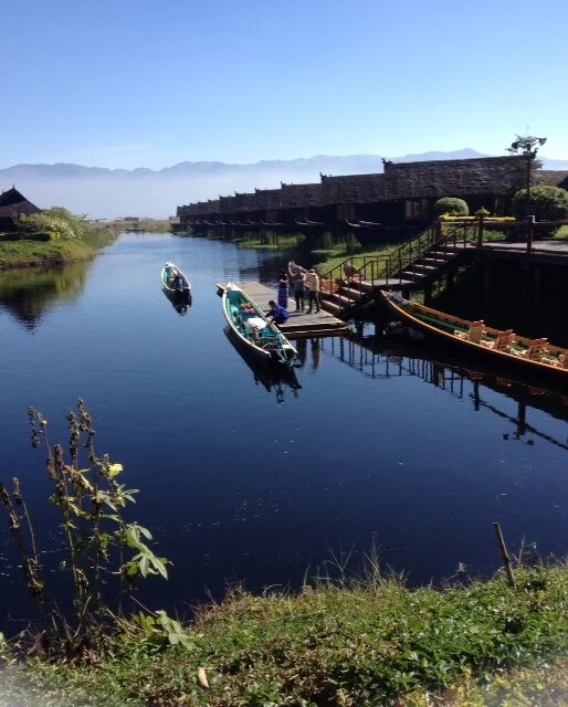 Inle lake boarding boat.jpeg