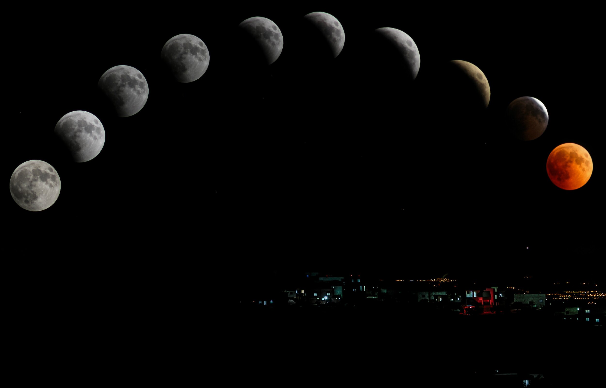 timelapse-photography-of-moon-1275413.jpg