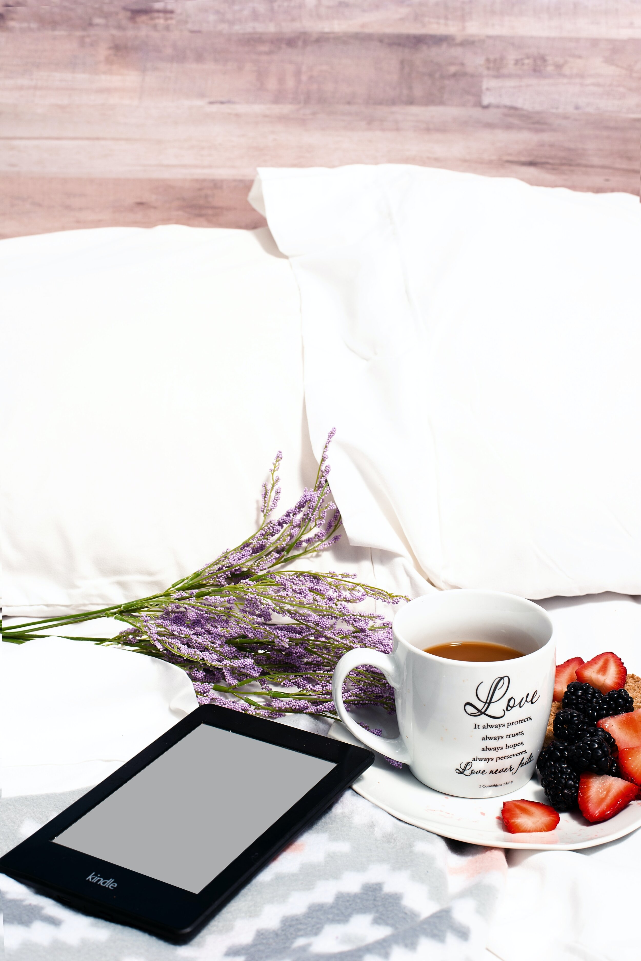 white-ceramic-mug-on-plate-with-strawberries-2347722.jpg