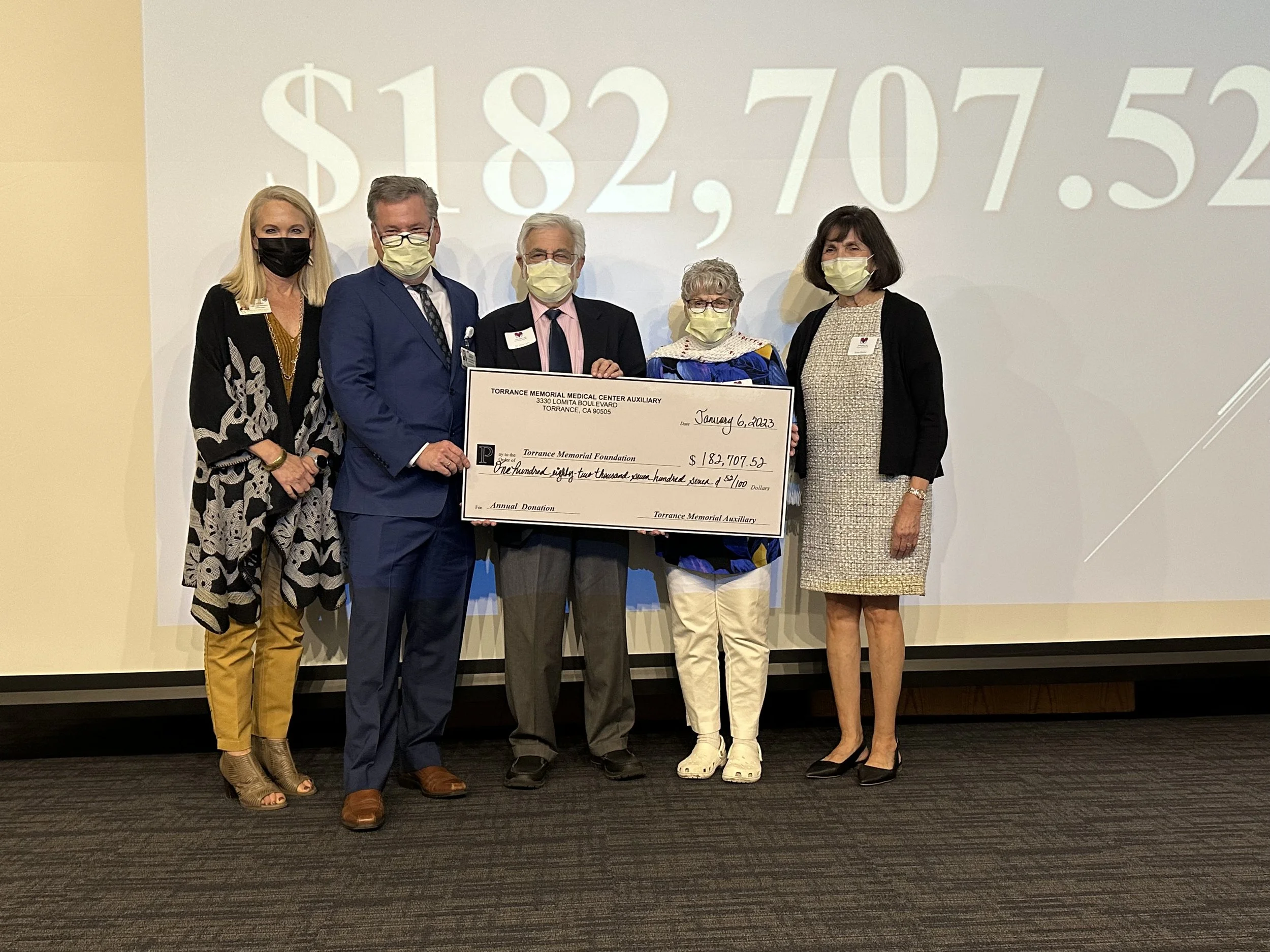 Volunteer Auxiliary Donates $182,707 to Torrance Memorial