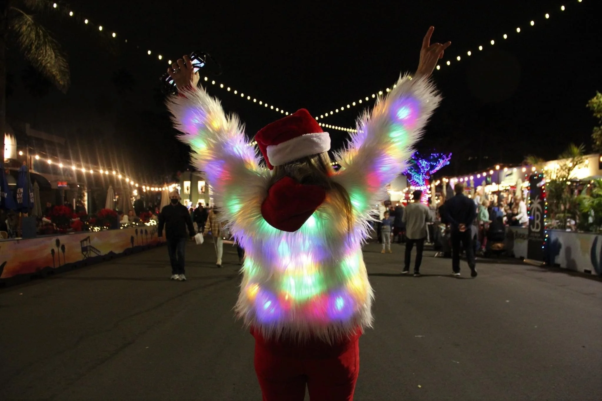 A Perfect Start to the Season The Annual Riviera Village Holiday Stroll