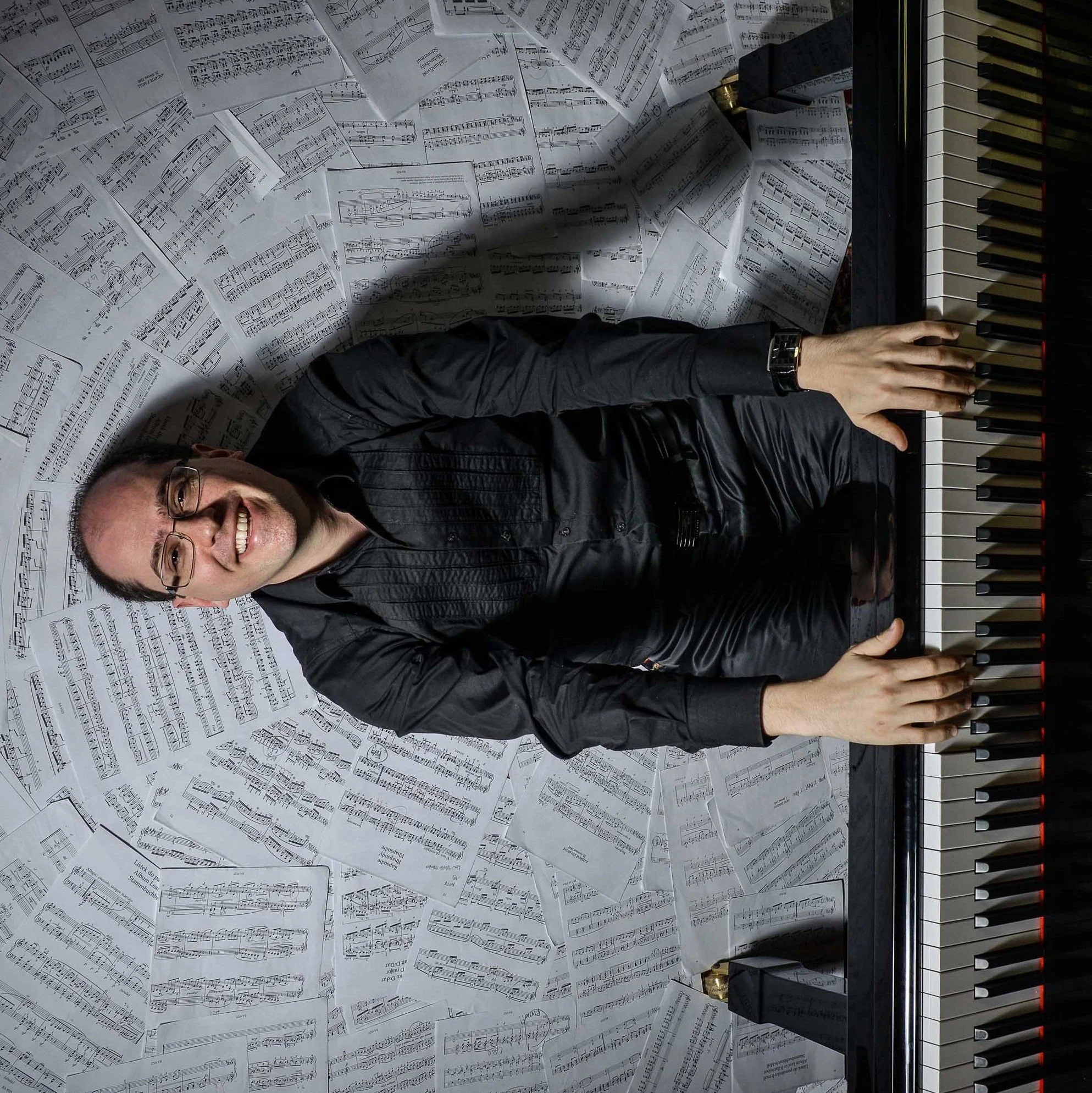Insider Interview with pianist Roberto Plano