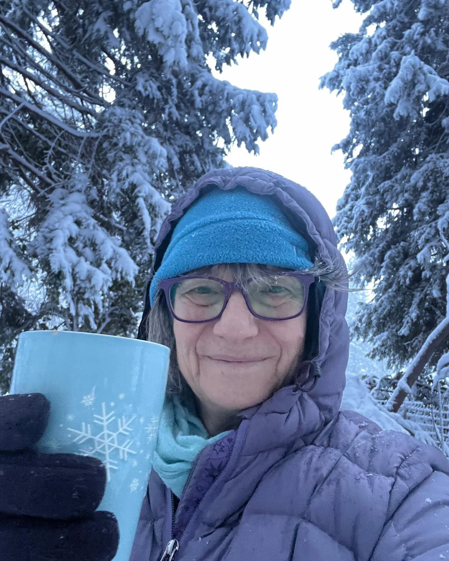 Here's your reminder to view sunlight first thing in the day. Even on a snowy, cloudy day.
Why is viewing morning light so important?
👀🌞 regulates circadian rhythm
👀🌞 regulates stress hormones
👀🌞 helps you get a good night's sleep
👀🌞 a key 