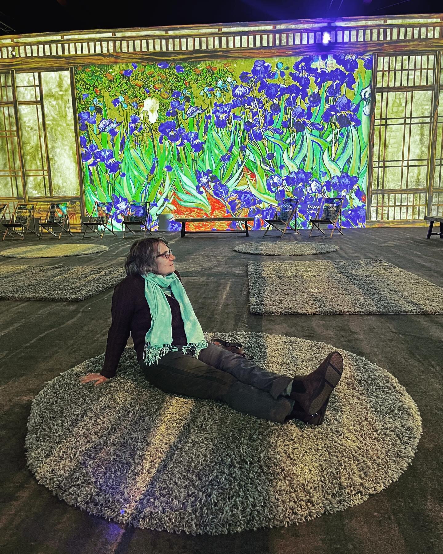 One of my favorite things about the Immersive Van Gogh exhibit that's going around was the #floorsitting opportunity in the Immersion Room. 

 I spotted those rugs right away and plunked myself down for comfortable viewing. We weren't the only people