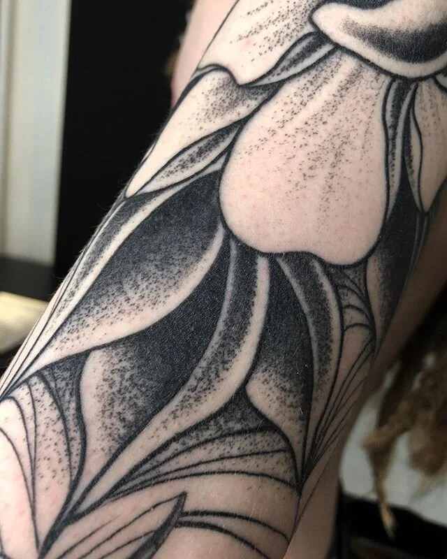 #healedtattoo #nofiltertattoo Details. I&rsquo;m making appointments now for January, if you are interested send me email with your ideas, I&rsquo;d like to focus on big pieces! :) thanks for looking! Done at @outsider.collective .
.
.
.
.
.
.
.
.
.
