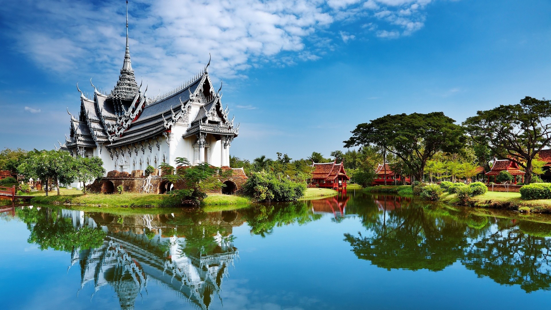historic-house-thailand-high-definition-full-screen-wallpaper-download-desktop-images-high-resolution-colourful-1920x1080.jpg