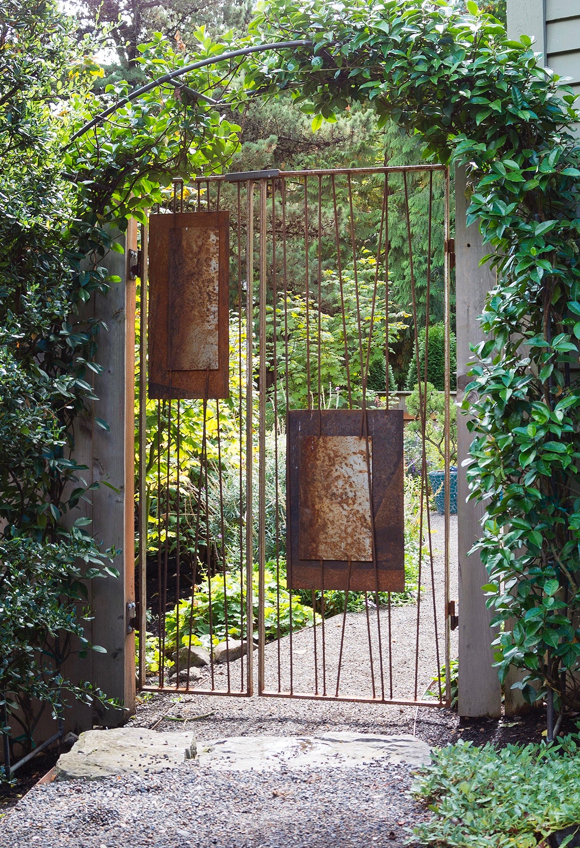 Decorative panel chopsticks gate