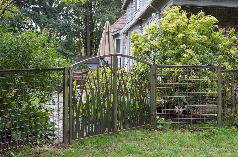 laser cut grass double door gate