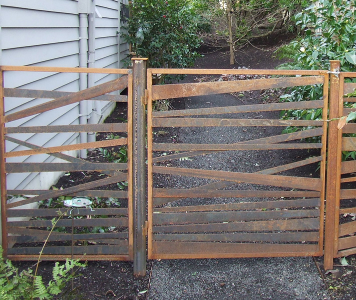 short narrow slatted gate & side wall