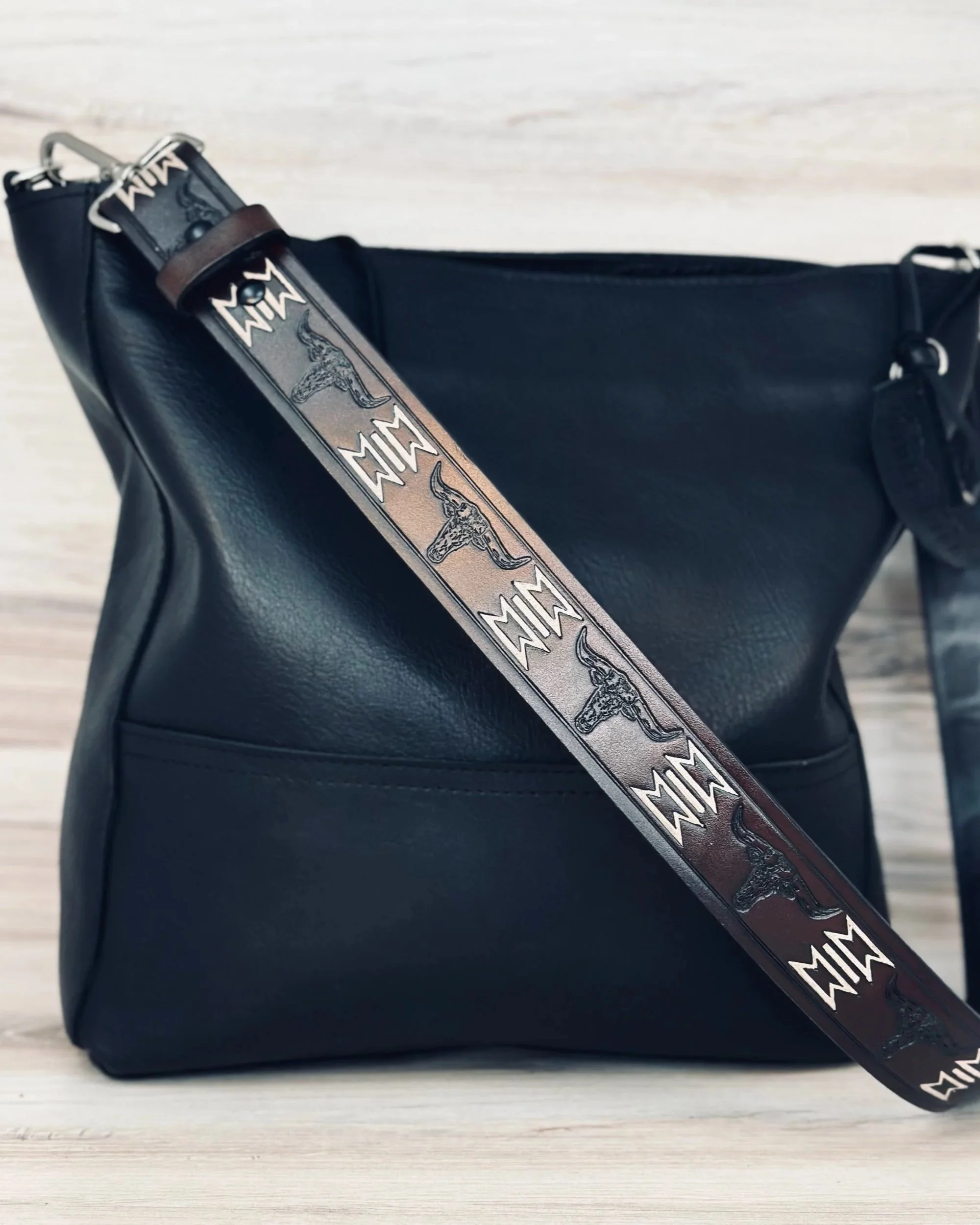 Bucket Black Longhorn