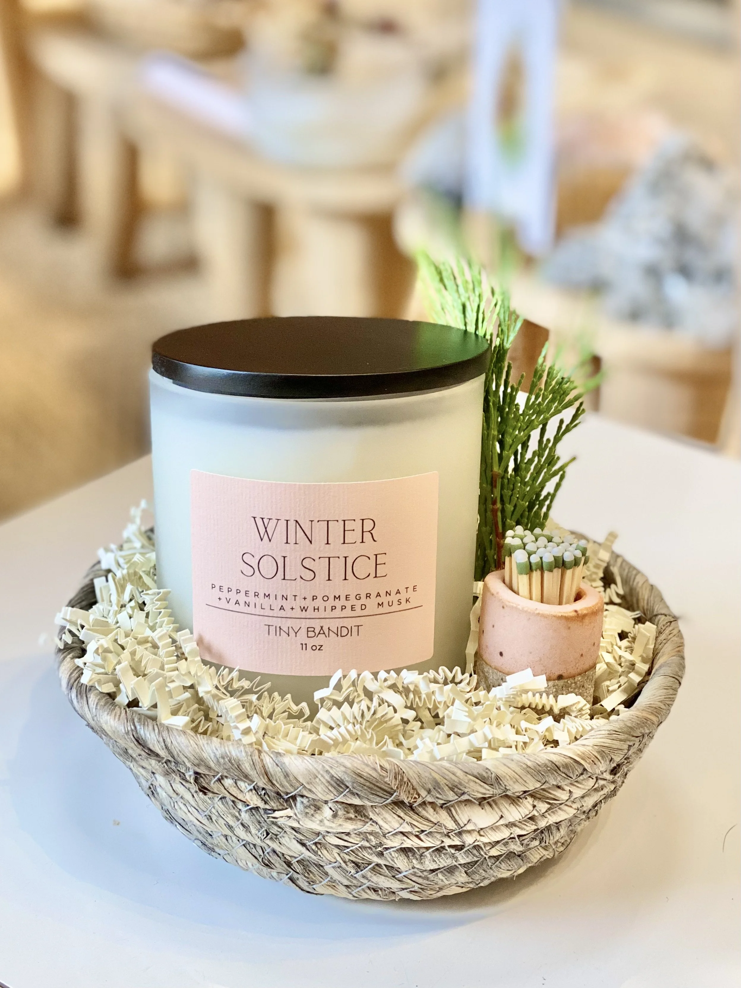 HOLIDAY CANDLE GIFT BASKET