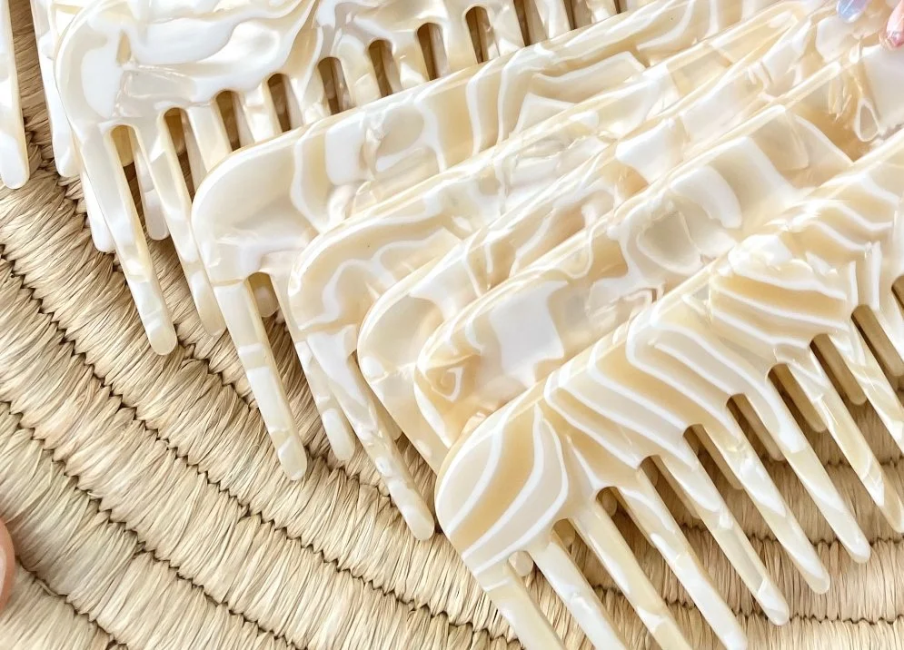 CRYSTALLINE FRENCH COMB