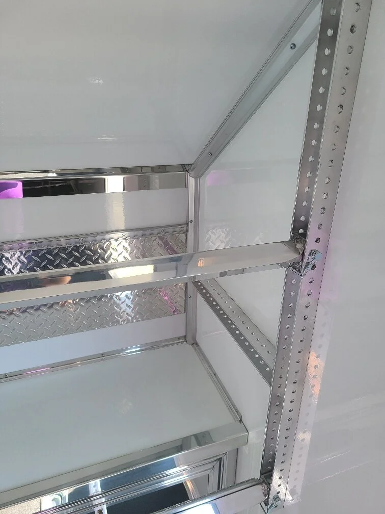 Enclosed Car Trailer with Escape Door and Removable Fender — JIMGLO