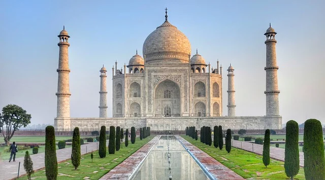 India - Taj Mahal (2) - Small.jpg