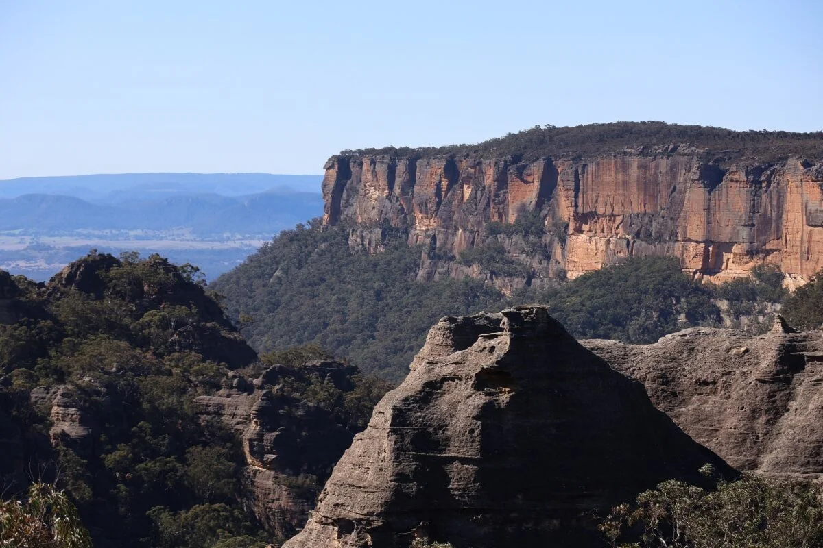 Beyond the Blue Mountains — Capertee Valley, Pagoda Country and the Granite Tors of Evans Crown
