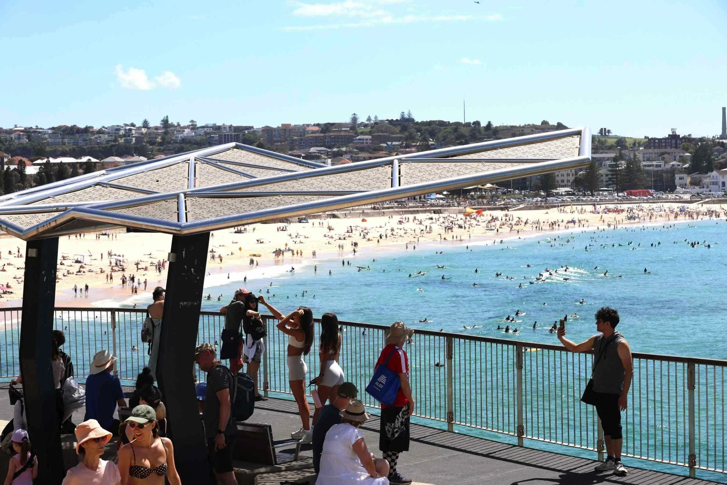 bondi-beach-people.JPG