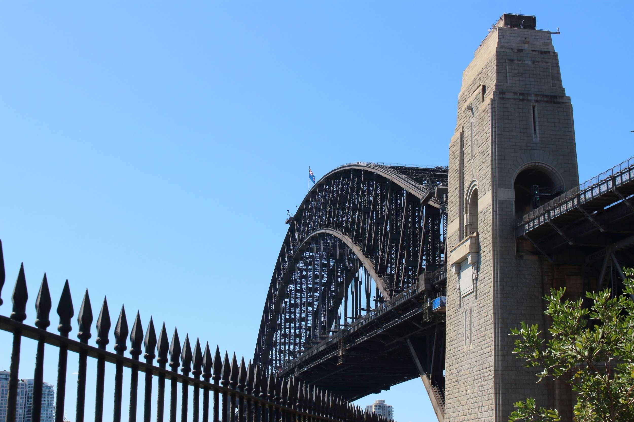 sydney-harbour-bridge-pylon.JPG
