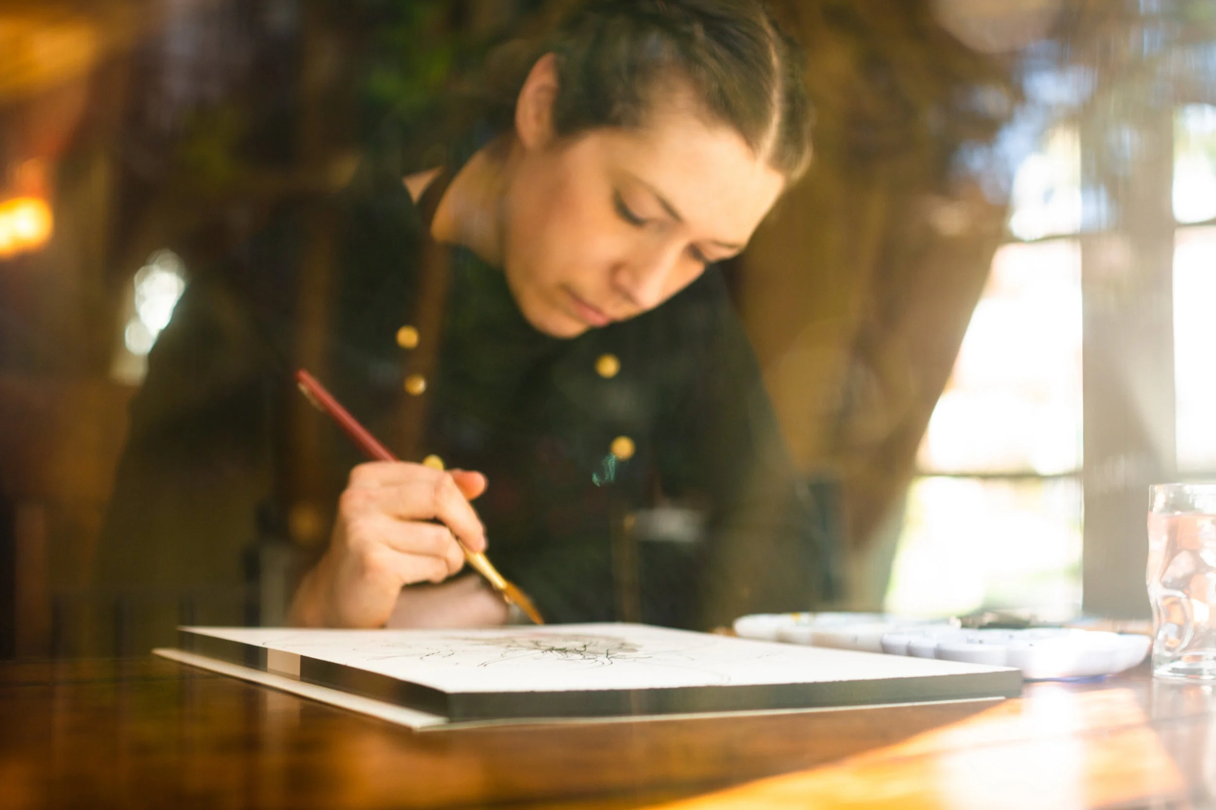Painting in my home studio, photo by Jessica Palopoli (https://www.jessicapalopoli.com/