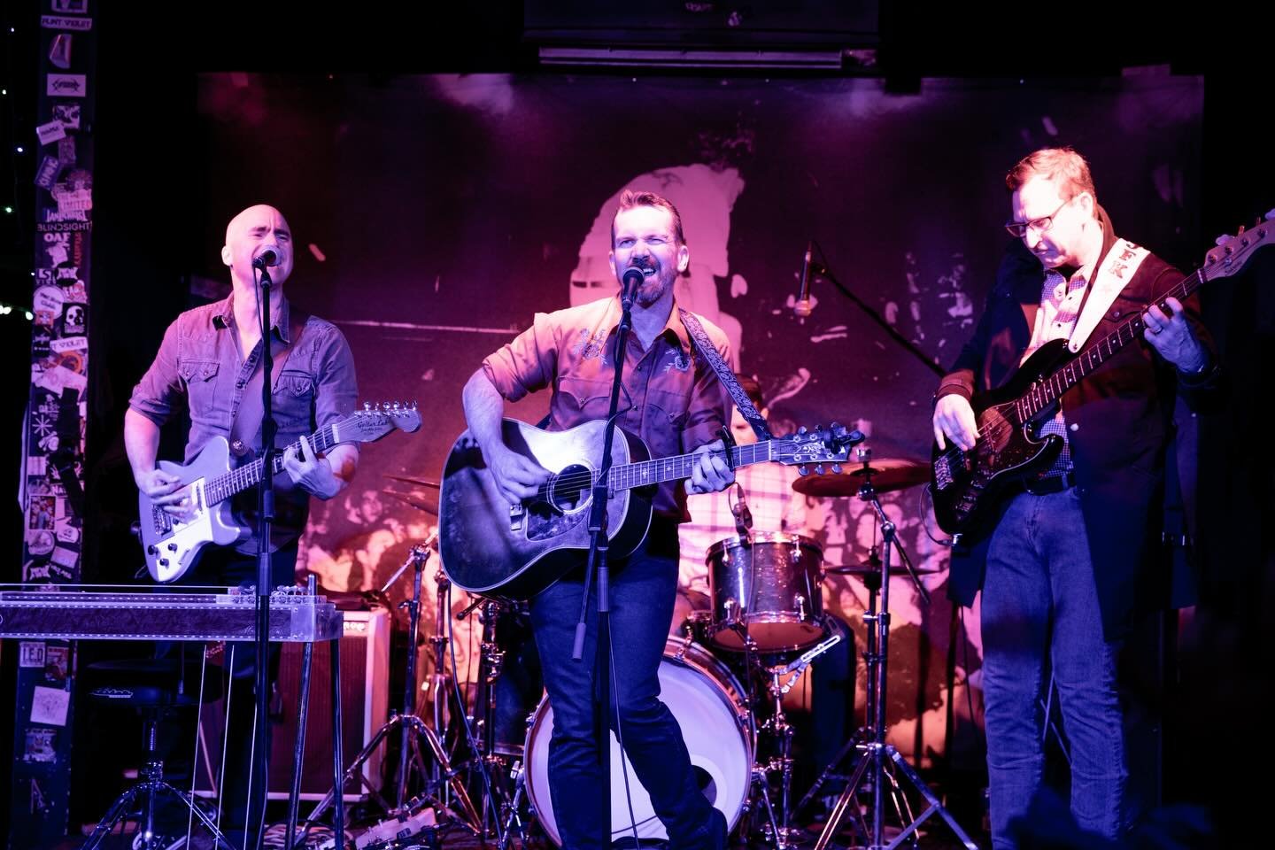 See you this afternoon at @hopstersau Enmore! 
Approx set times: 
@winterstarlings  4.20pm
HR &amp; The Widowmakers 5.20pm 
#craftbeer #livemusic #countrymusic #americana