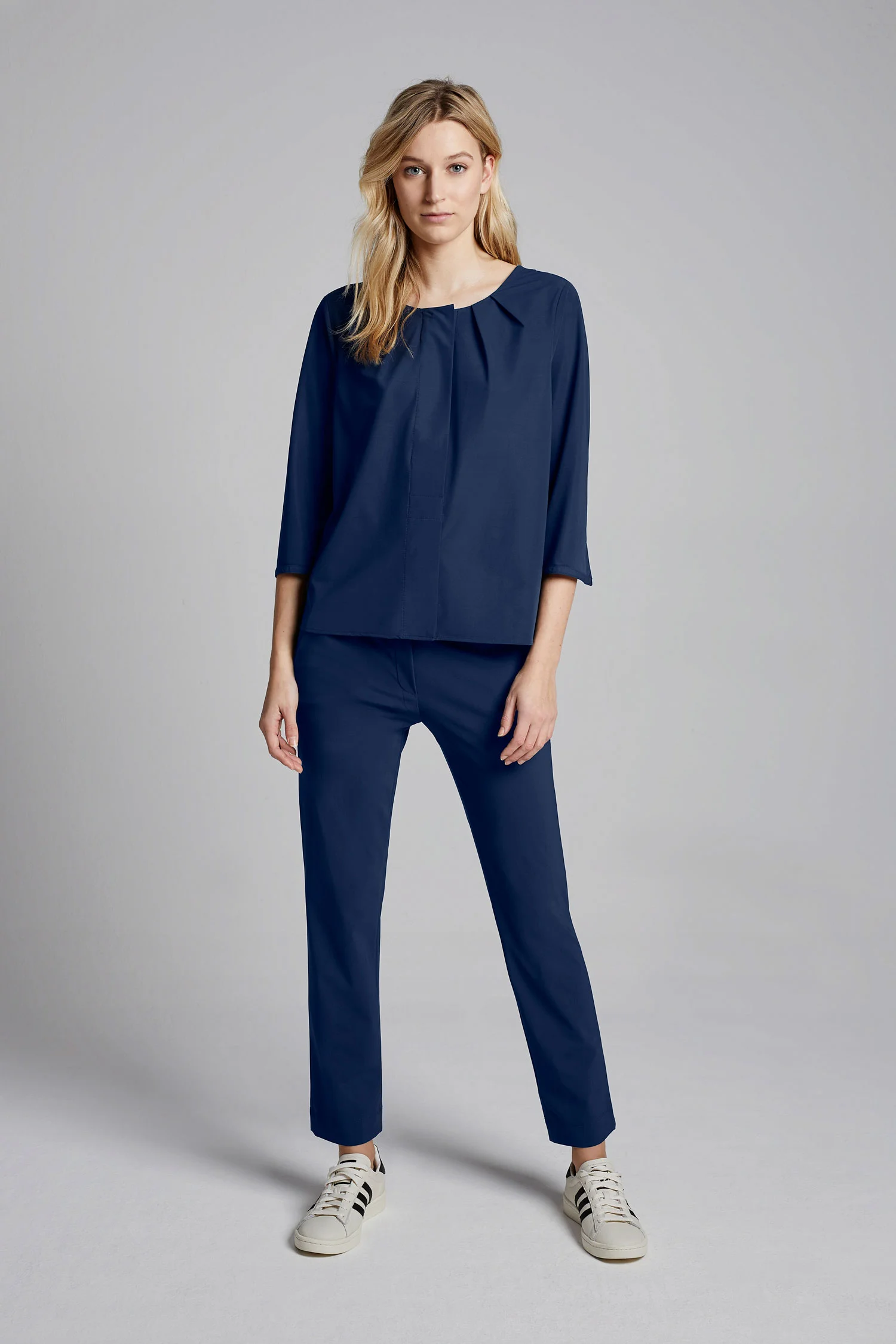 bellini_trvldrss_Basic-Pants,-Pleat-Top-WARM-BLUE-front-(23).jpg