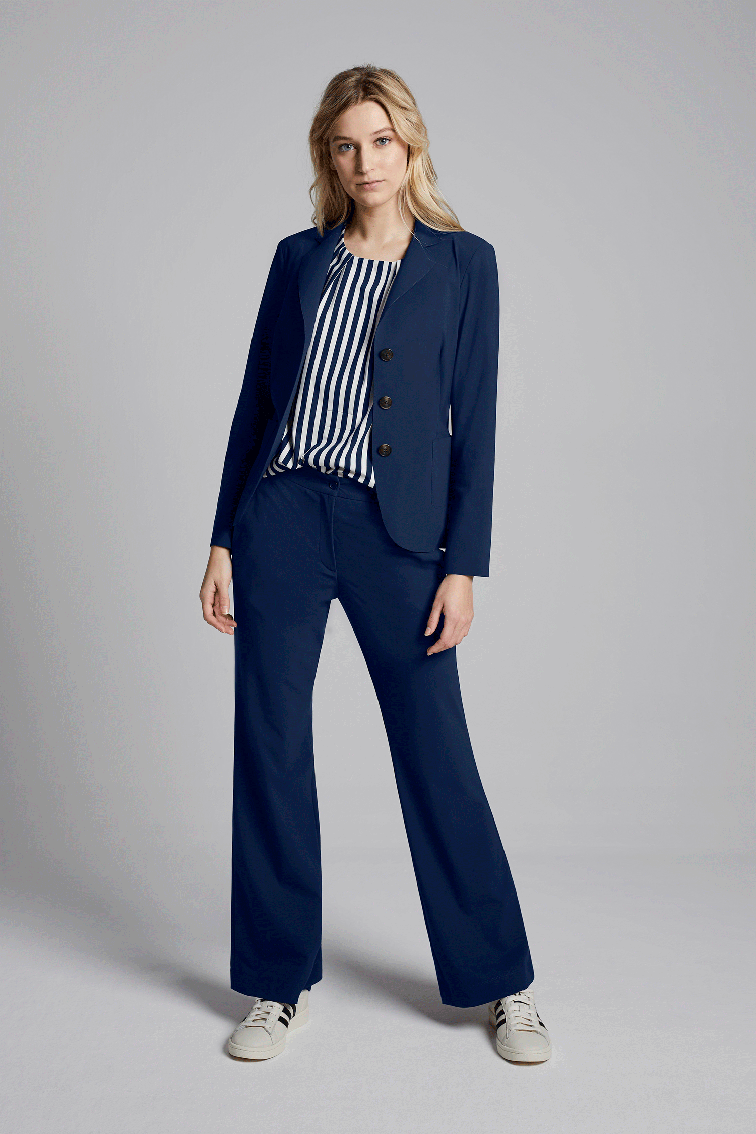 bellini_trvldrss_Blazer,-Work-Pants,-Pleat-Top-WARM-BLUE-front-(5).gif