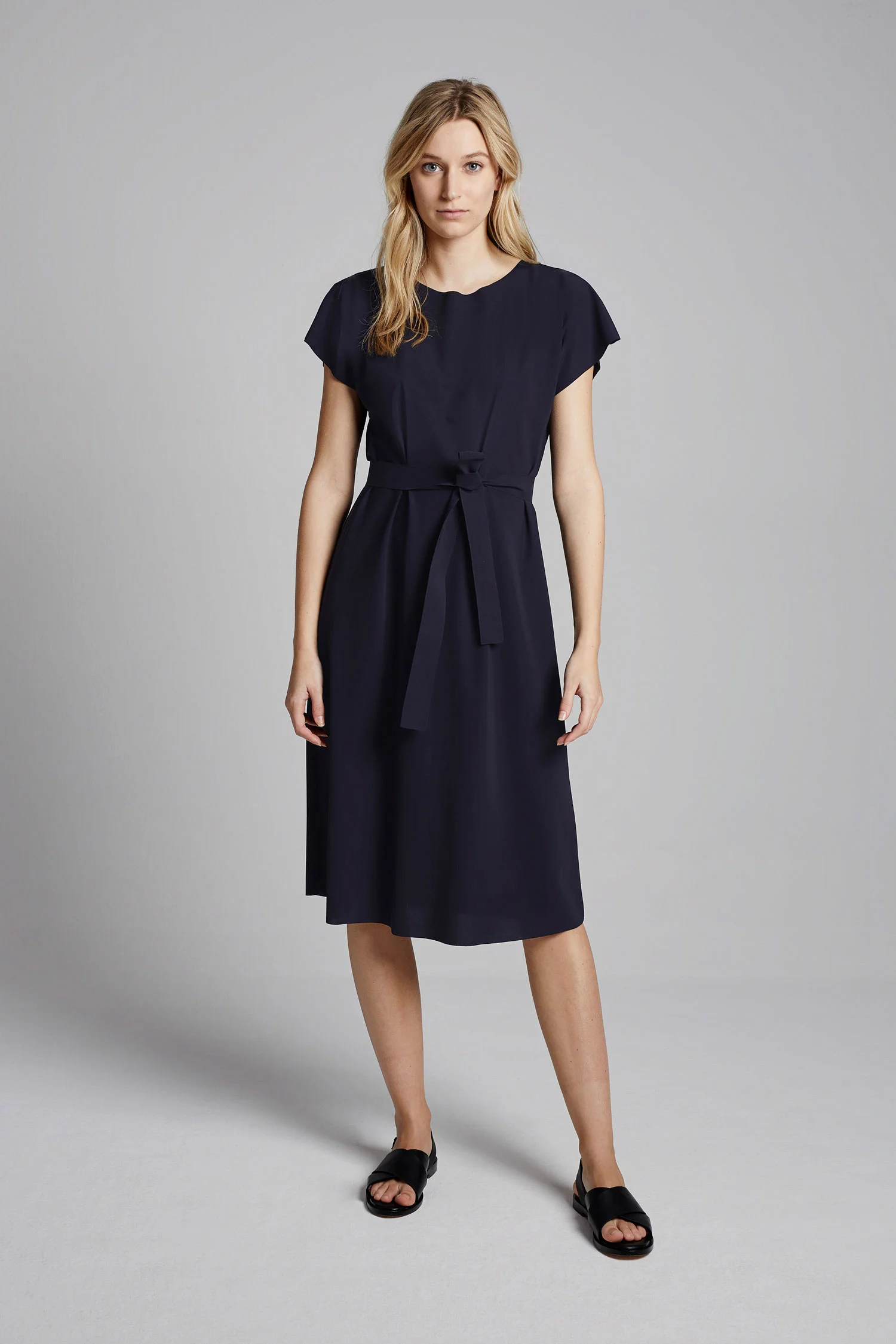 bellini_trvldrss_Relaxed-Dress-INK-BLUE-back-(43).jpg