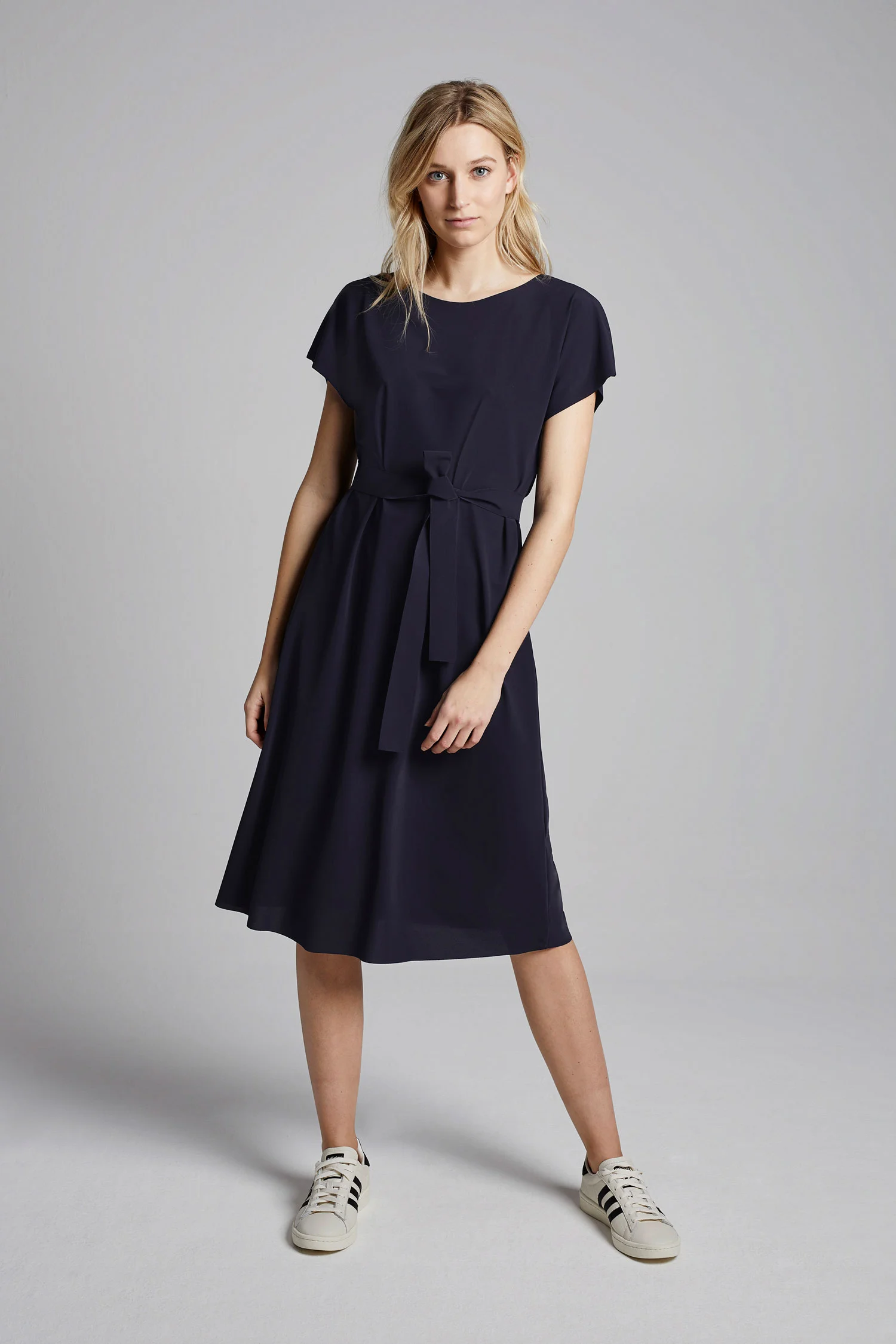 bellini_trvldrss_Relaxed-Dress-INK-BLUE-front-(42).jpg