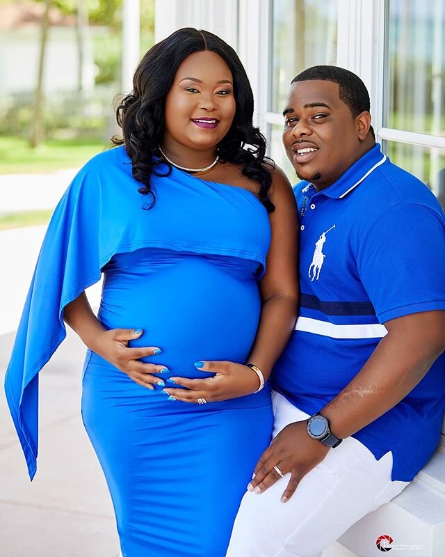 #flashbackfriday &quot;Bun in the oven&quot; 😍 loved shooting Neko &amp; Deanker maternity session #beautifulfamily 😍 #throwbacksession |www.travantiphotography.com .
.
#maternityphotography #maternityphotoshoot #bahamasphotographer #blue #itsaboy 