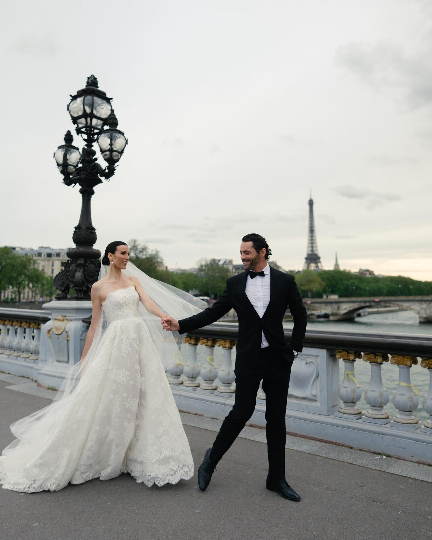 Imagine celebrating your love in Paris in your new HB dresses! 🥰🥰🥰 darling Charlotte wore our JEAN with cape and our ANGEL mini. 
.
What a dream! 
.
Photo @charlottewisephotography 
Planner @unjardindelumieres.weddings 
Model @charlotte_mrry @davi